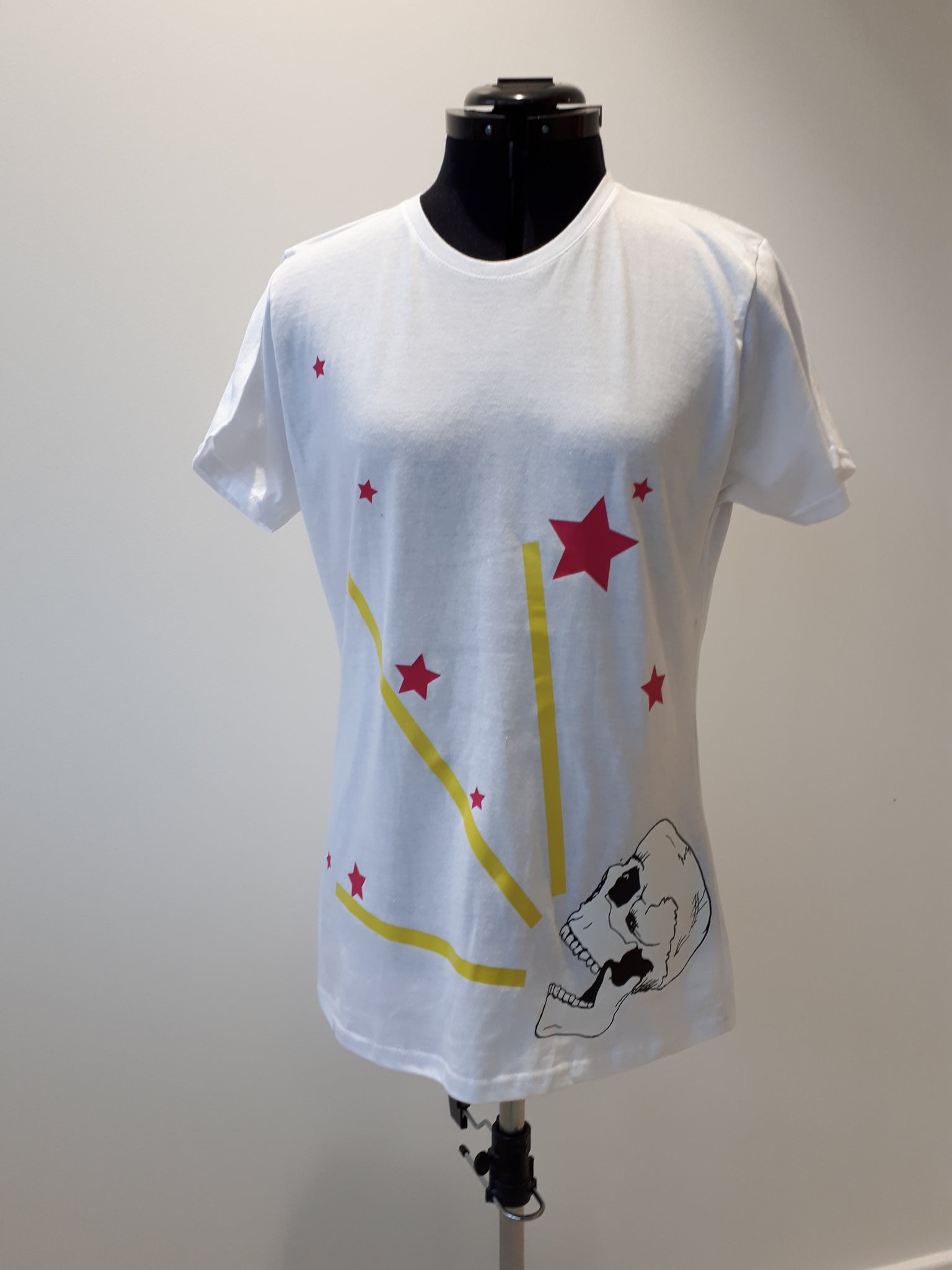 Stars (fushia), stripes and skull T-shirt White